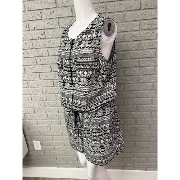 Merona Women Black White Aztec Geometric Print Romper Size XL - Picture 4 of 10